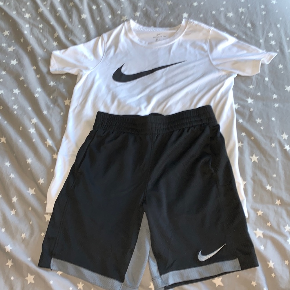 EUC Nike shorts & dri fit short sleeve shirt bundle, youth medium.